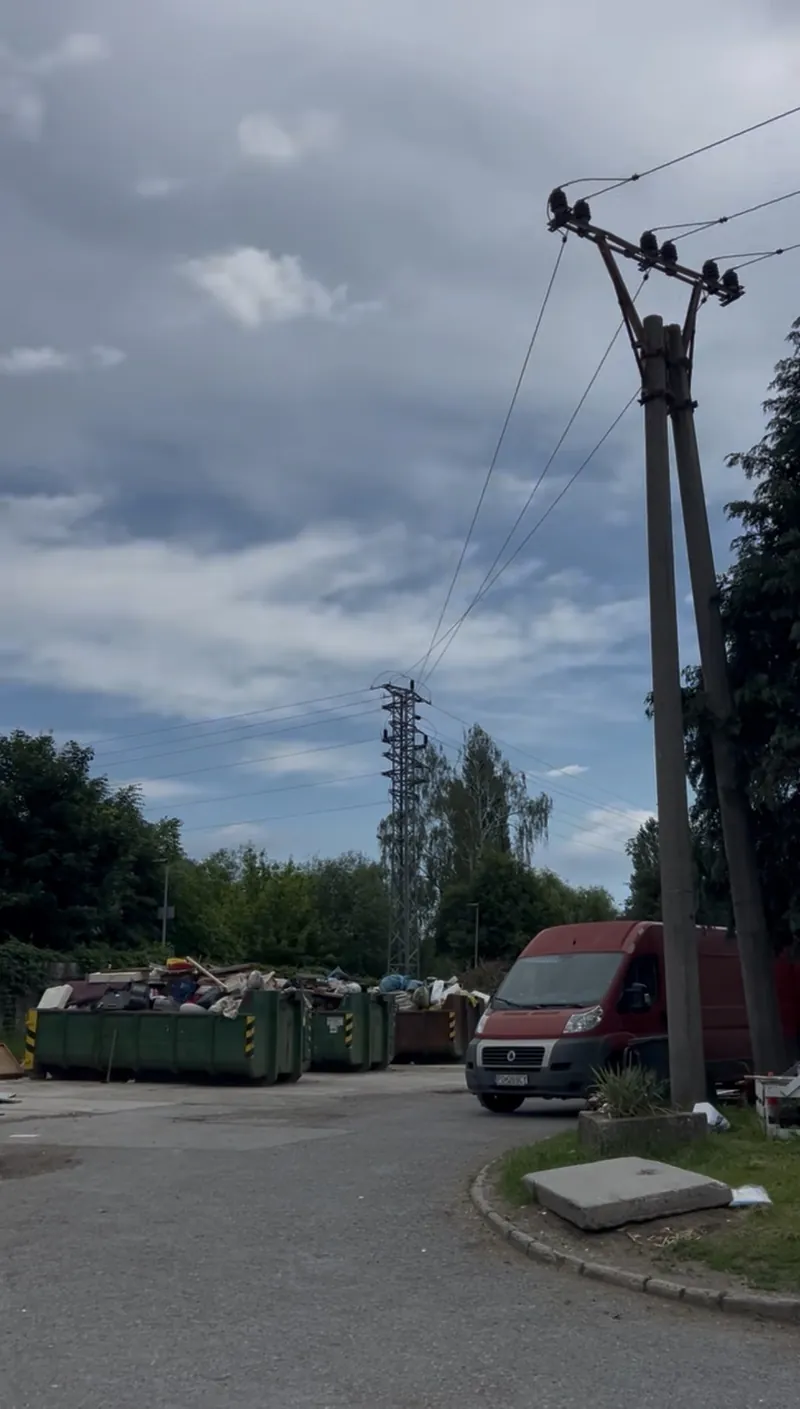 Zberný dvor – kontajnery s odpadom